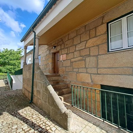 Casa D Toninha - Casas De Campo - Turismo Espaco Rural - Al Sernancelhe Buitenkant foto